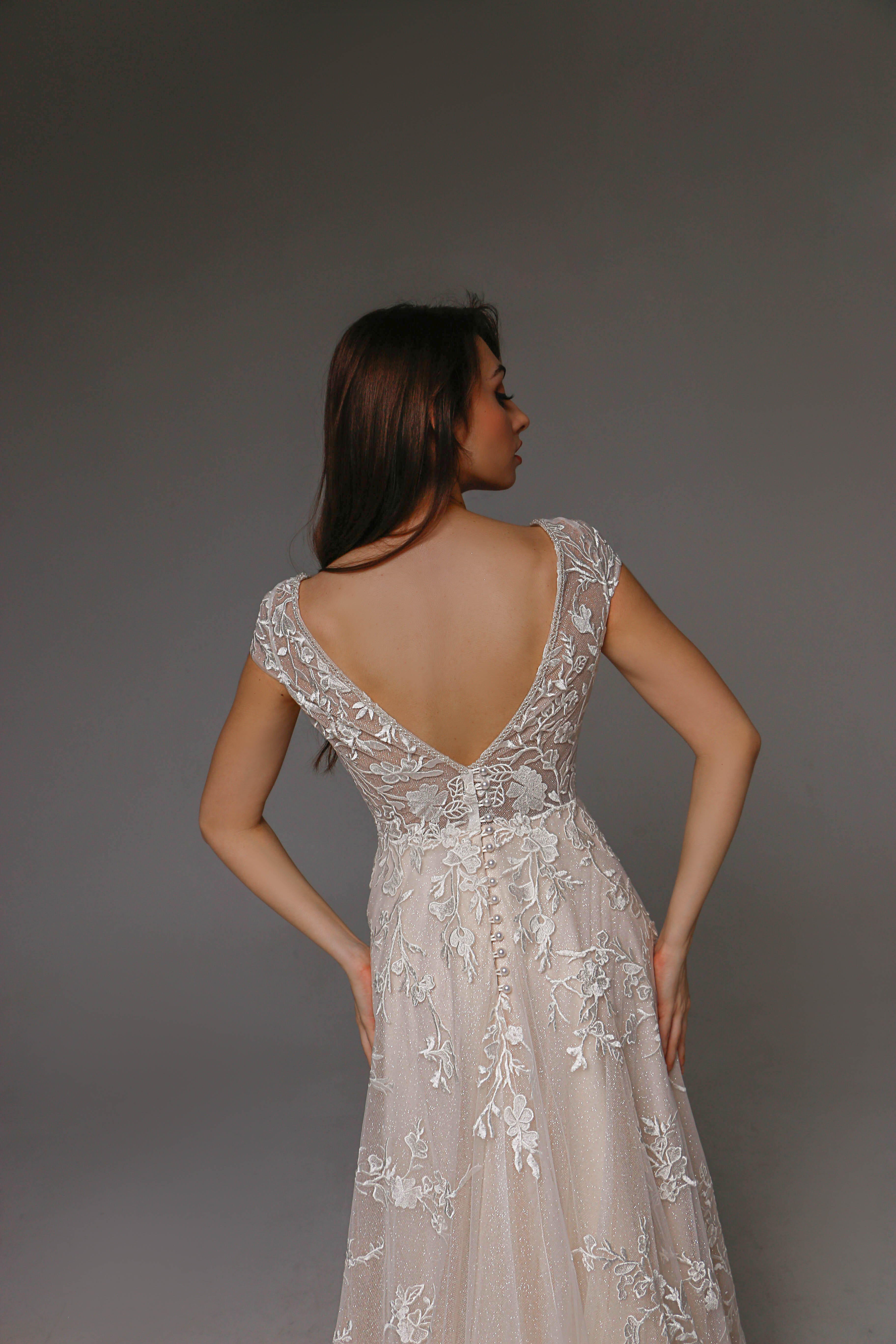V0109, Lace Wedding Dress, Short Sleeved Wedding Dress