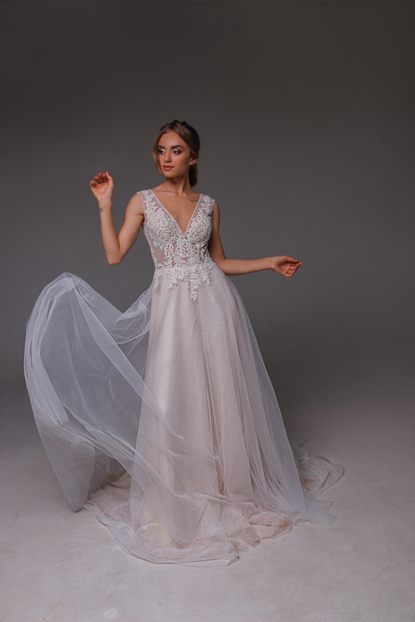 V0127,Boho Wedding Dress,Tulle Wedding Dress